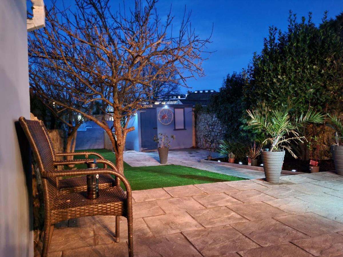 Lobster Cottage - Stylish 3 Bedroom Cottage In Heart Of Tenby Town, Pembrokeshire Eksteriør billede